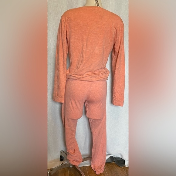 Monrow sweatshirt and pants - Picture 2 of 4